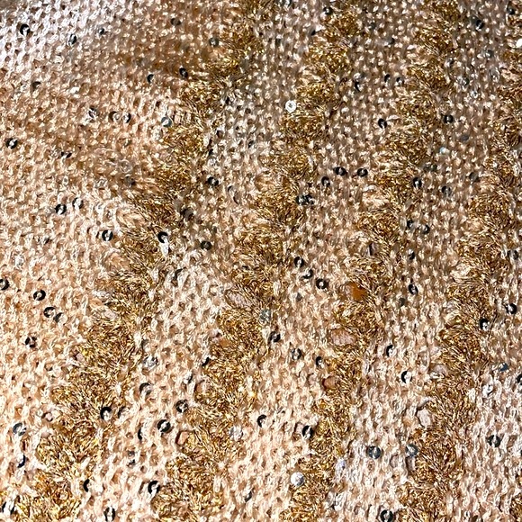 ✨BKE Gorgeous Gold Sweater✨~med - Picture 6 of 7